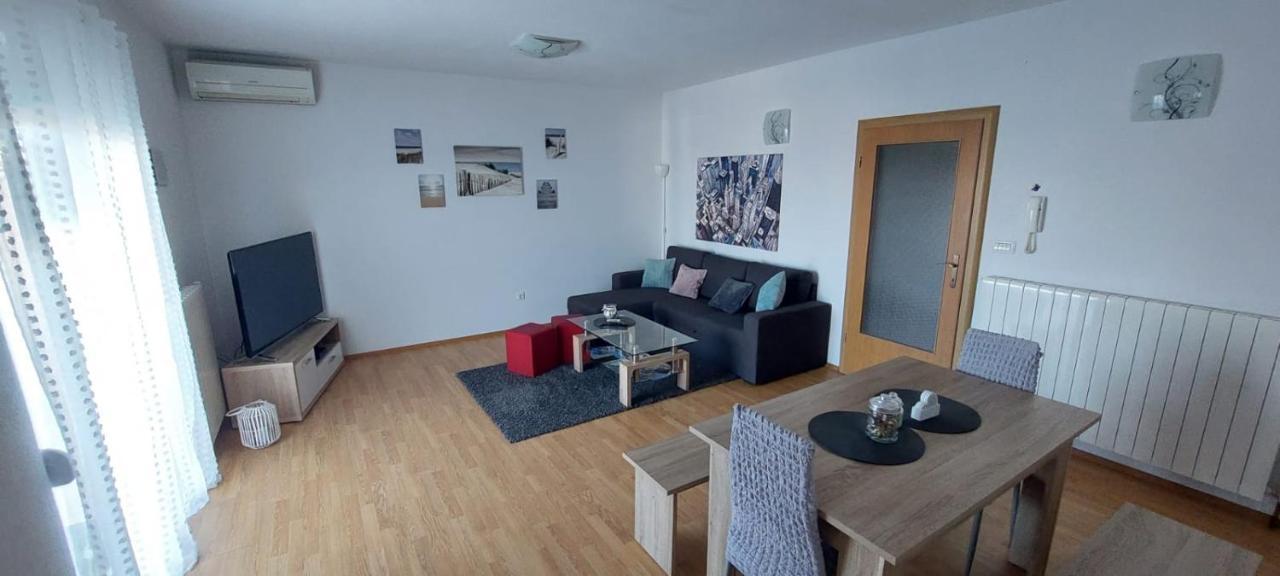Apartment M&M With Private Pool Kučine Eksteriør bilde